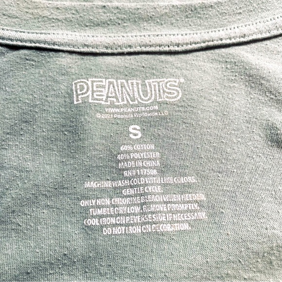 PEANUTS Snoopy Charlie Brown Lucy Sally Linus Woodstock Green Womens Small - Picture 10 of 11